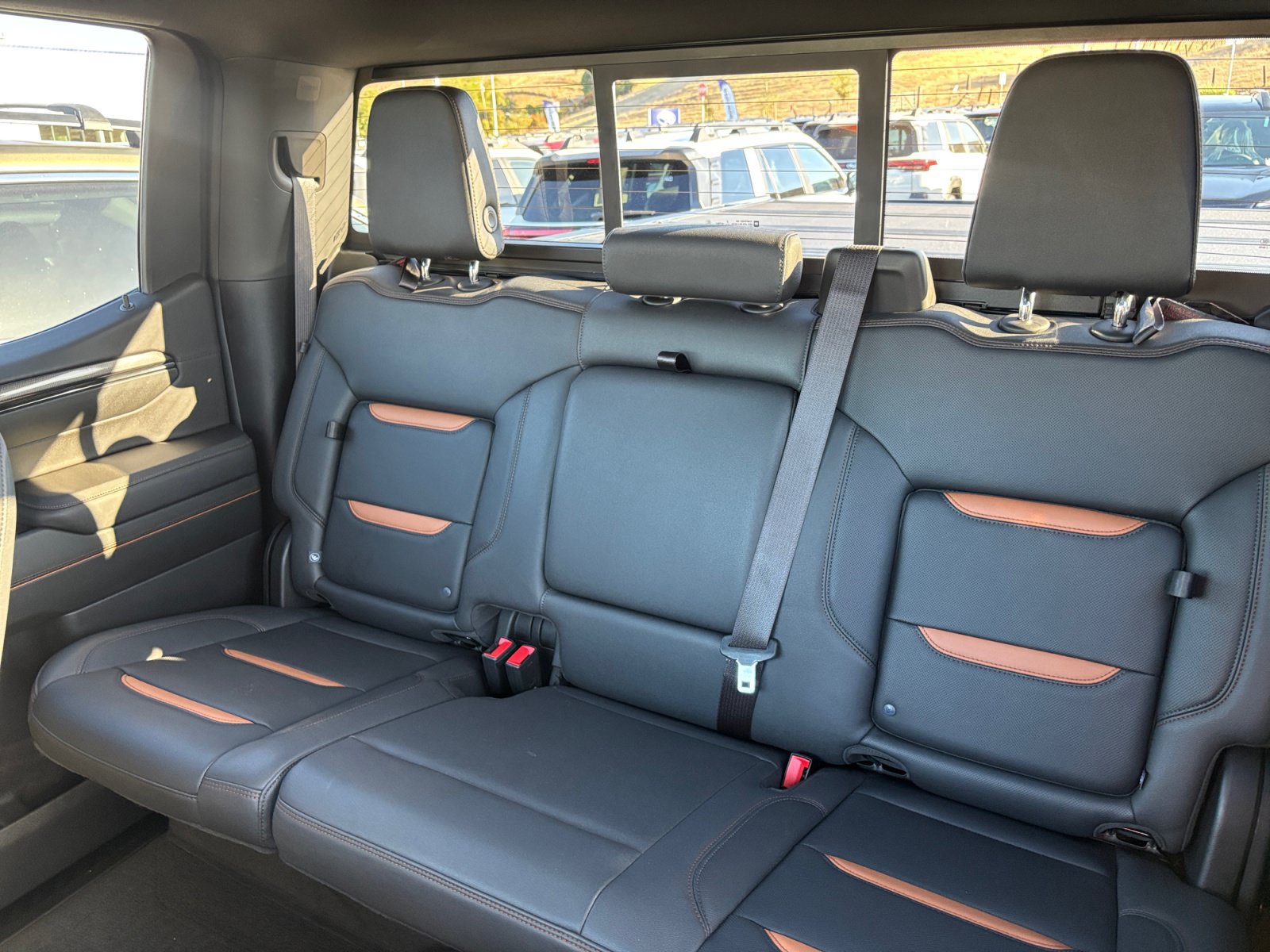 Used 2023 GMC Sierra 1500 AT4 w/ Technology Package AWD/4WD image 17