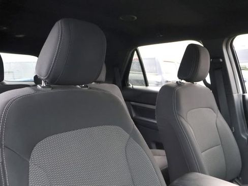 Used 2018 Ford Explorer XLT w/ Equipment Group 201A AWD/4WD image 10