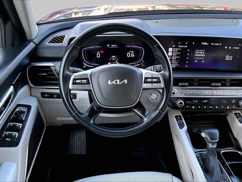Certified 2025 Kia Telluride S FWD image 6