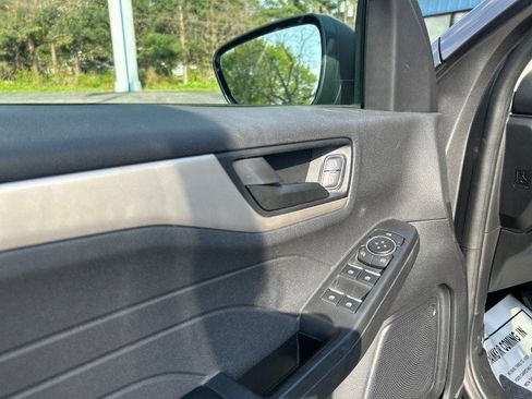 Used 2022 Ford Escape SE w/ Cold Weather Package AWD/4WD image 10