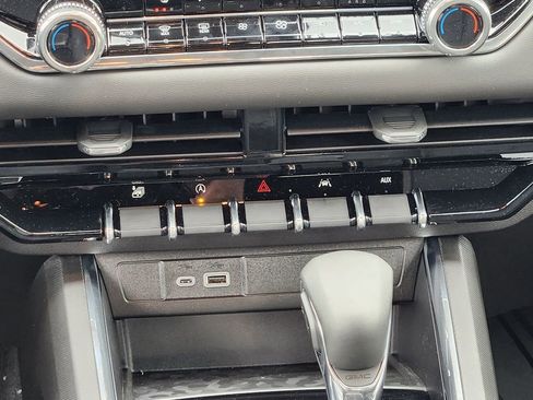 New 2026 GMC Canyon Elevation w/ Convenience Package image 23