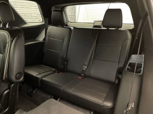 Used 2023 Chevrolet Traverse Premier image 25