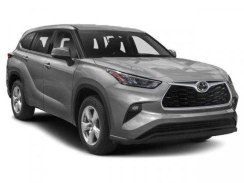 Certified 2021 Toyota Highlander LE image 6