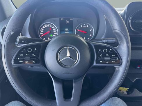 Used 2024 Mercedes-Benz Sprinter 2500 image 21