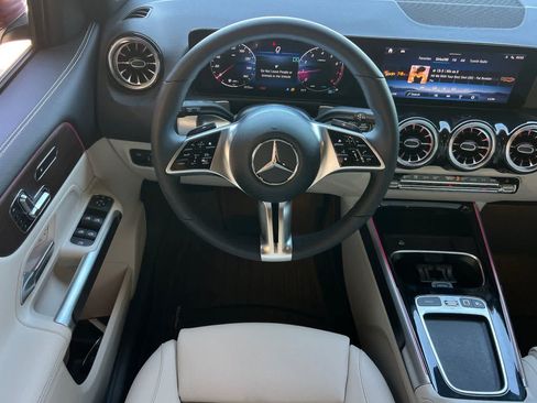 Used 2026 Mercedes-Benz GLB 250 4MATIC image 16