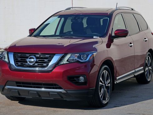 Used 2017 Nissan Pathfinder Platinum w/ Family Entertainment Package AWD/4WD image 51