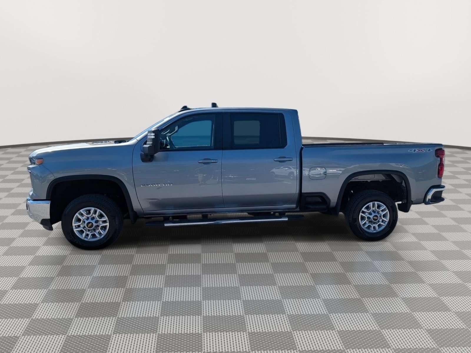Used 2025 Chevrolet Silverado 2500 LT w/ Convenience Package AWD/4WD image 2