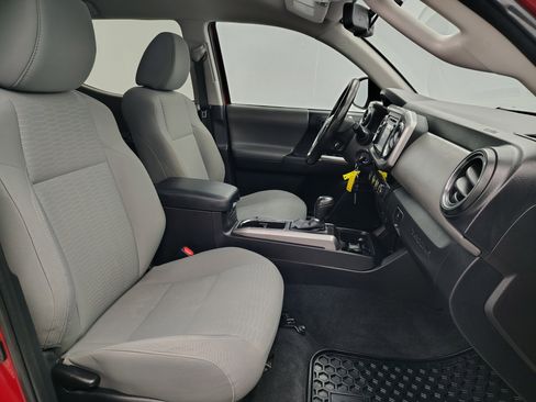 Used 2016 Toyota Tacoma SR5 image 24