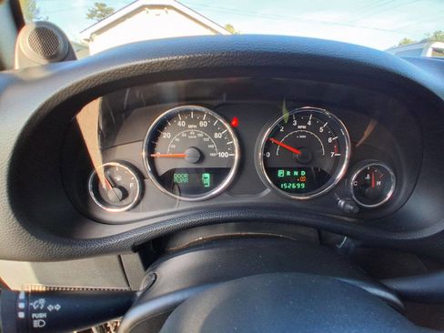 Used 2013 Jeep Wrangler Sport w/ Connectivity Group image 17