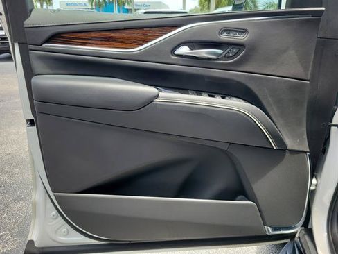 Certified 2023 Cadillac Escalade Premium Luxury AWD/4WD image 15