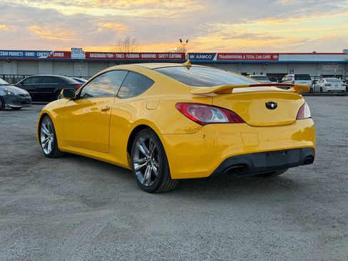 Used 2011 Hyundai Genesis 3.8 image 7