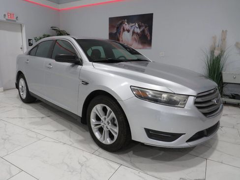 Used 2015 Ford Taurus SEL w/ Equipment Group 201A FWD image 2