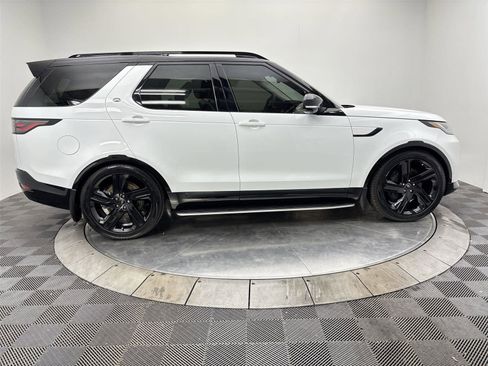 Used 2025 Land Rover Discovery Dynamic SE AWD/4WD image 17