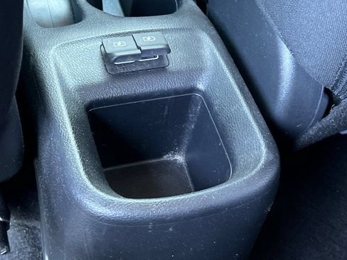 Used 2020 Nissan Kicks S FWD image 37