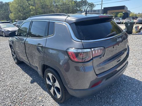 Used 2020 Jeep Compass Latitude FWD image 7