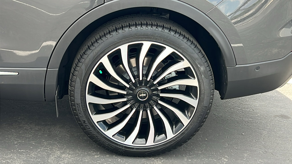 Certified 2022 Lincoln Nautilus Black Label AWD/4WD image 7