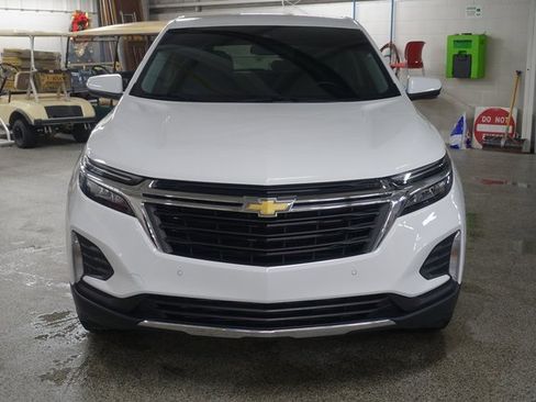 Used 2023 Chevrolet Equinox LT image 2