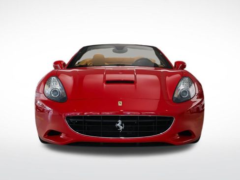 Used 2011 Ferrari California RWD image 8