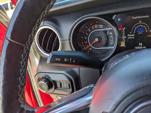 Used 2019 Jeep Wrangler Unlimited Sahara AWD/4WD image 29