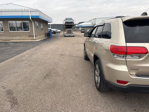 Used 2015 Jeep Grand Cherokee Limited w/ Trailer Tow Group IV image 7