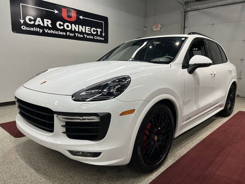 Used 2016 Porsche Cayenne GTS image 3