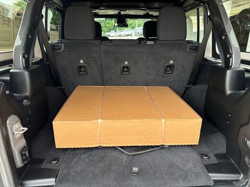 Used 2021 Jeep Wrangler Unlimited Sport AWD/4WD image 23