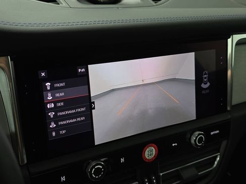Certified 2025 Porsche Macan AWD/4WD image 18