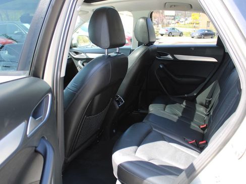 Used 2018 Audi Q3 2.0T Premium w/ Convenience Package AWD/4WD image 27
