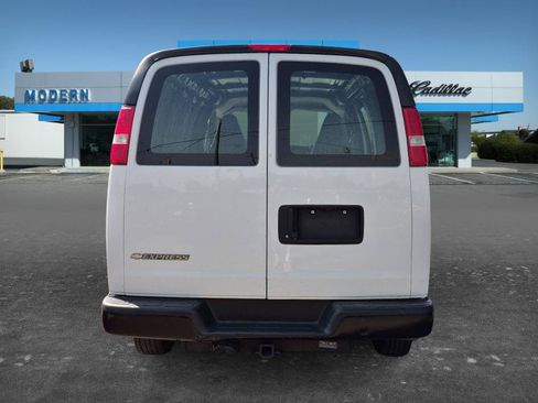 Used 2019 Chevrolet Express 2500 w/ Enhanced Convenience Package RWD image 4