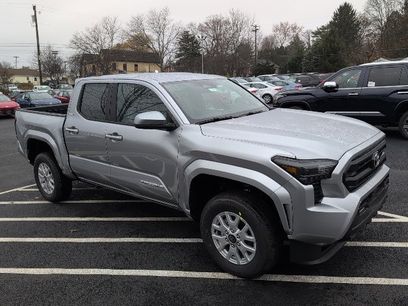 New 2025 Toyota Tacoma SR5