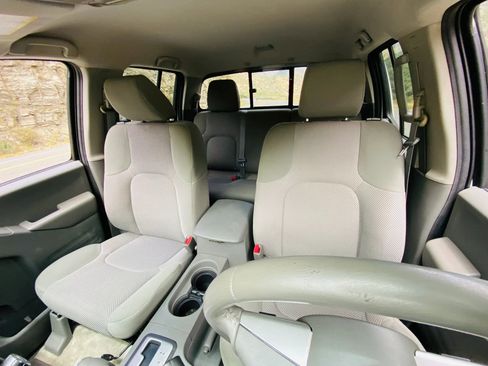 Used 2018 Nissan Frontier SV RWD image 21