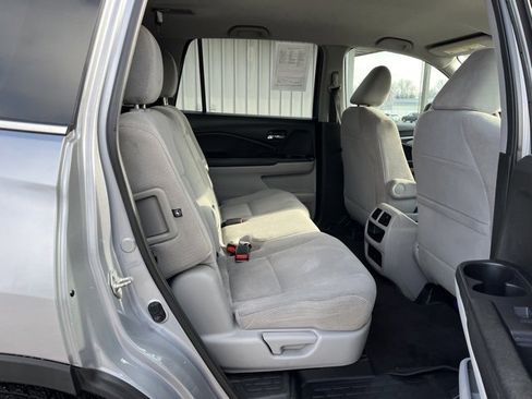 Used 2017 Honda Pilot LX image 32