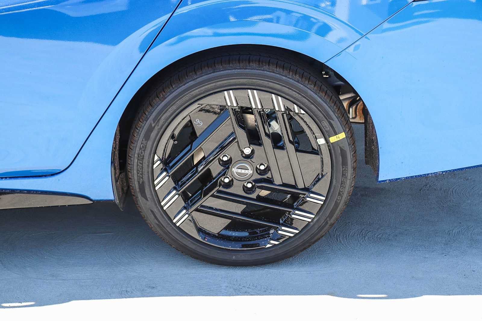 New 2027 Nissan Sentra SR w/ Floor Mat Package FWD image 12