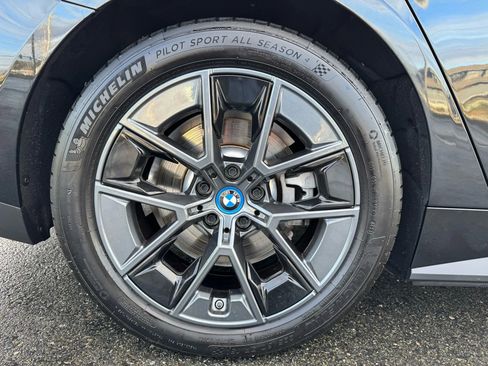 Used 2023 BMW i4 eDrive40 image 17