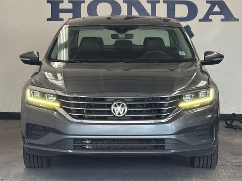 Used 2021 Volkswagen Passat 2.0T SE FWD image 8
