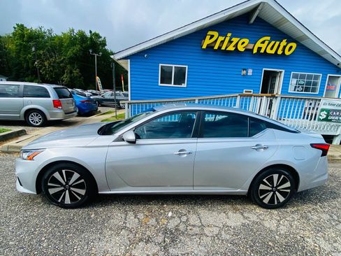 Used 2022 Nissan Altima 2.5 SV FWD image 3