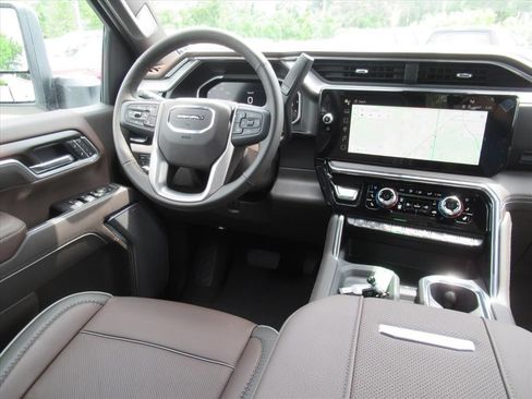 New 2026 GMC Sierra 2500 Denali w/ Denali Reserve Package AWD/4WD image 13