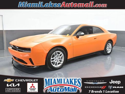 Used 2025 Dodge Charger R/T w/ Sun & Sound Package image 1