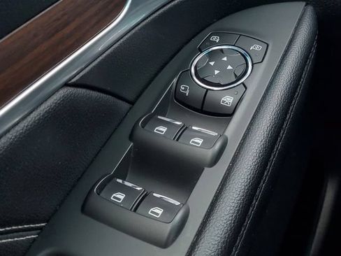 Used 2016 Ford Explorer Limited w/ Equipment Group 301A AWD/4WD image 22