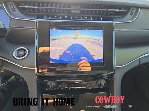 Used 2023 Jeep Grand Cherokee L Laredo image 20