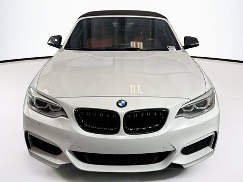 Used 2016 BMW M235i Convertible image 2