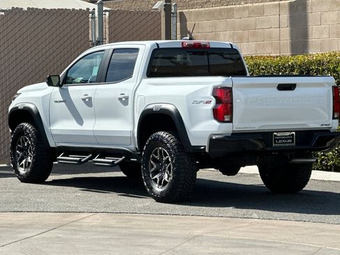 Used 2026 Chevrolet Colorado ZR2 w/ Technology Package AWD/4WD image 6