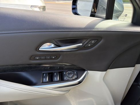 Used 2021 Cadillac XT4 Premium Luxury AWD/4WD image 15