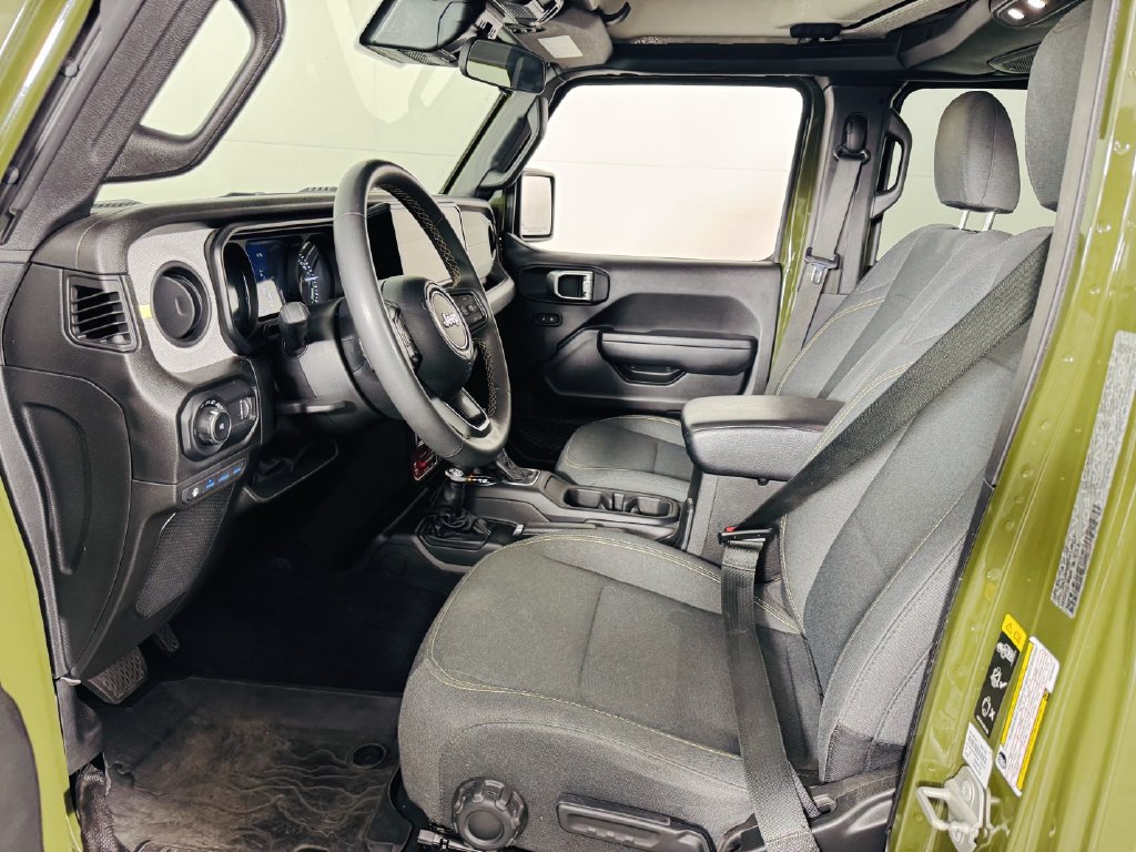Used 2024 Jeep Wrangler Unlimited AWD/4WD image 6