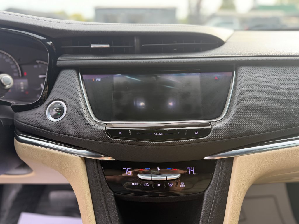 Used 2017 Cadillac XT5 FWD w/ LPO, Wheel Lock Package image 11