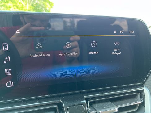 Used 2024 Chevrolet TrailBlazer LT w/ LT Cold Weather Package AWD/4WD image 19