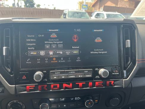 Used 2026 Nissan Frontier PRO-4X AWD/4WD image 32