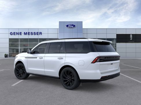 New 2026 Lincoln Navigator Reserve w/ Jet Appearance Package AWD/4WD image 26