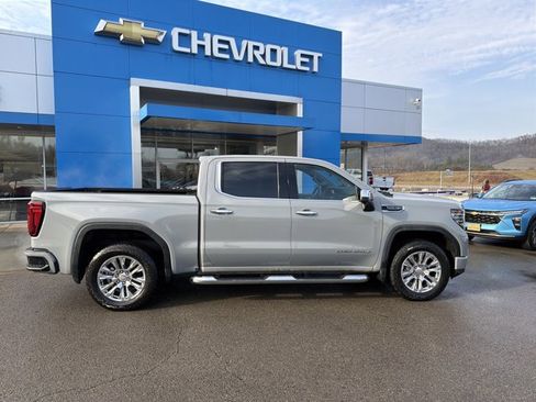 Used 2025 GMC Sierra 1500 Denali AWD/4WD image 3