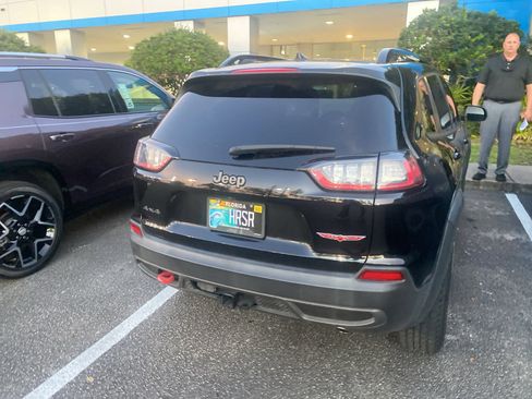 Used 2022 Jeep Cherokee Trailhawk w/ Technology Group B image 12